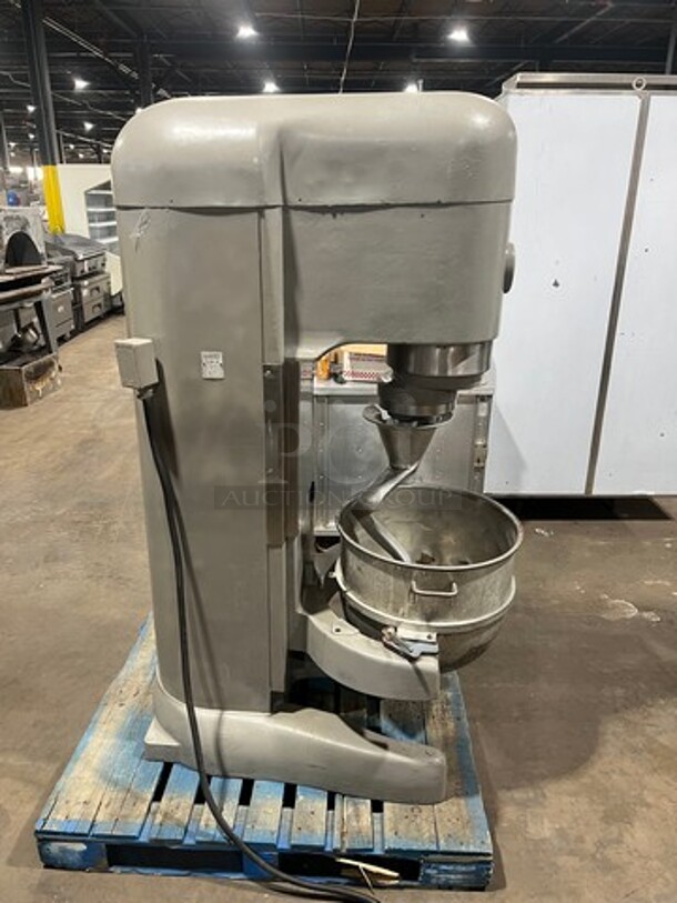 WOW! Hobart Commercial Floor Style 140 QT Planetary Mixer! With 80QT Reducer Ring, 80QT Mixing Bowl! With 80QT Spiral Hook Attachment! WORKING WHEN REMOVED! Model: V1401 SN: 11279275 200V 60HZ 3 Phase - Image 2 of 9