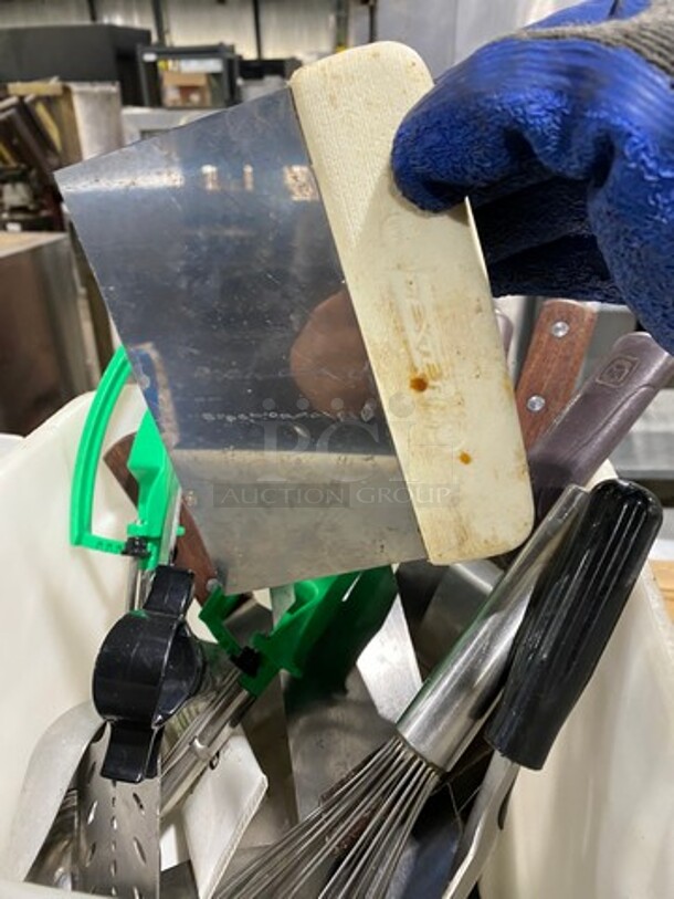 ALL ONE MONEY! MISCELLANEOUS ITEMS! Includes Assorted Griddle Spatula, Whisk And Much More! - Image 7 of 9