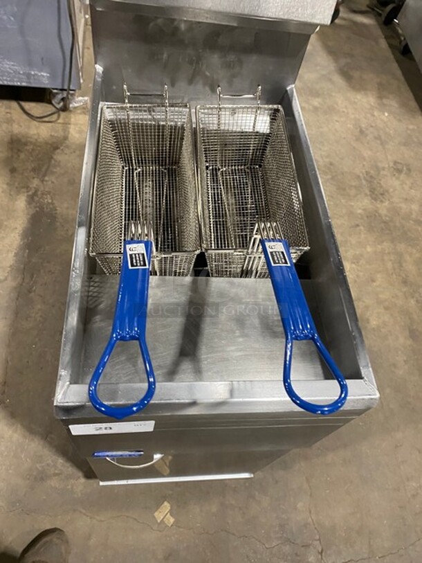 Pitco Commercial Natural Gas Powered Deep Fat Fryer! With 2 Metal Frying Baskets! All Stainless Steel! On Legs! MODEL: 35C SN: G14KD063735 - Image 5 of 9