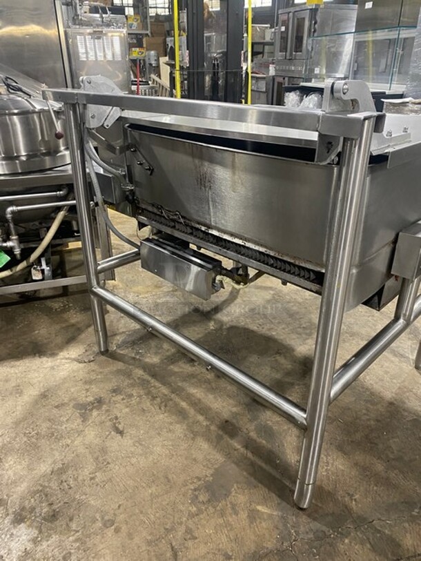 WOW! Groen Natural Gas Powered ECLIPSE SERIES Tilted Braising Pan/Tilt Skillet! All Stainless Steel! Thermostatic Controlled! On Legs! Model: BPM-40G SN: J134425-1-1! - Image 4 of 10