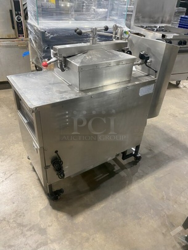 Sweet! 2017 All Stainless Steel LP Powered Pressure Fryer Deep Fat Fryer! Model YXY-25! With Basket & Oil Filter! On Casters!  - Image 2 of 10