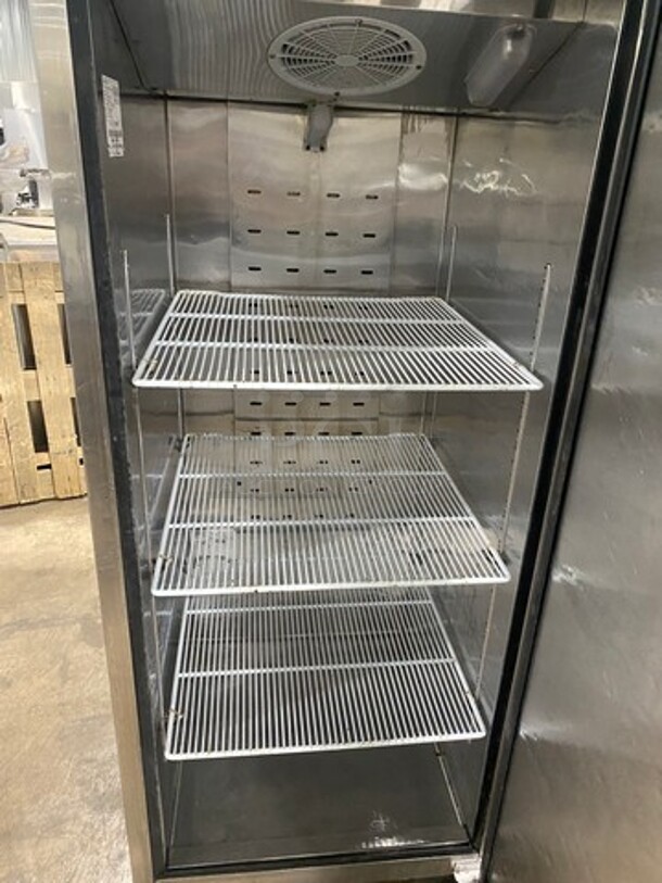 Migali Commercial Single Door Reach In Cooler! With Poly Coated Racks! All Stainless Steel! On Casters! Model: C1RHC SN: C1RHC00319012600920014 115V 60HZ 1 Phase - Image 5 of 9