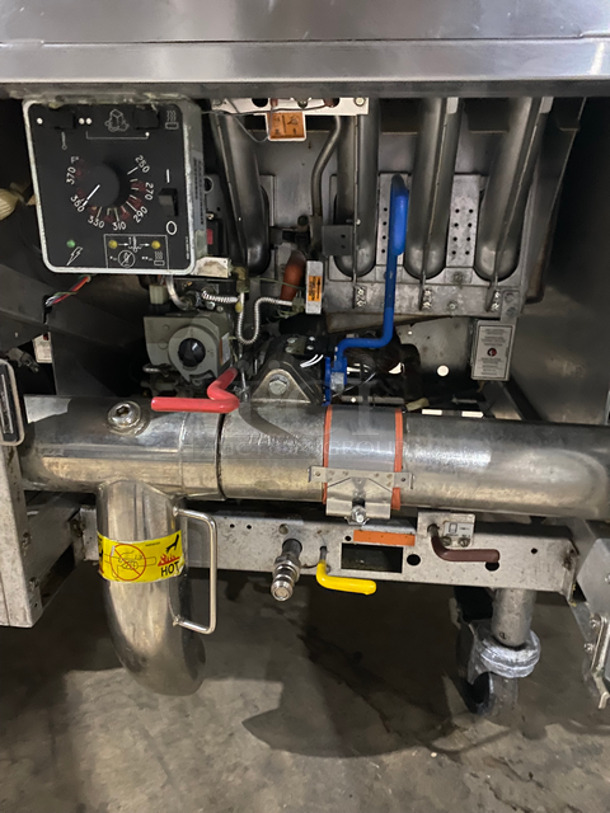 SWEET! Pitco Frialator Commercial Natural Gas Powered 3 Bay Deep Fat Fryer! With Backsplash! With Fryer Covers! All Stainless Steel! On Casters! Working When Removed! Model: SSH60W SN: G13LC064141 115V 50/60HZ - Image 9 of 12