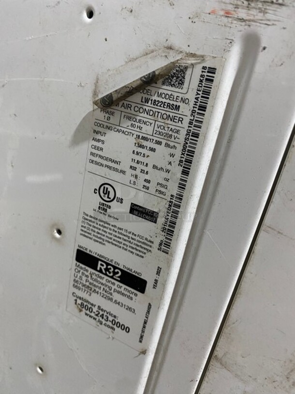 LQ Window Air Conditioner Cools 1000 Sq FT! MODEL LW1822ERSM 1PH 230/208V  - Image 6 of 7
