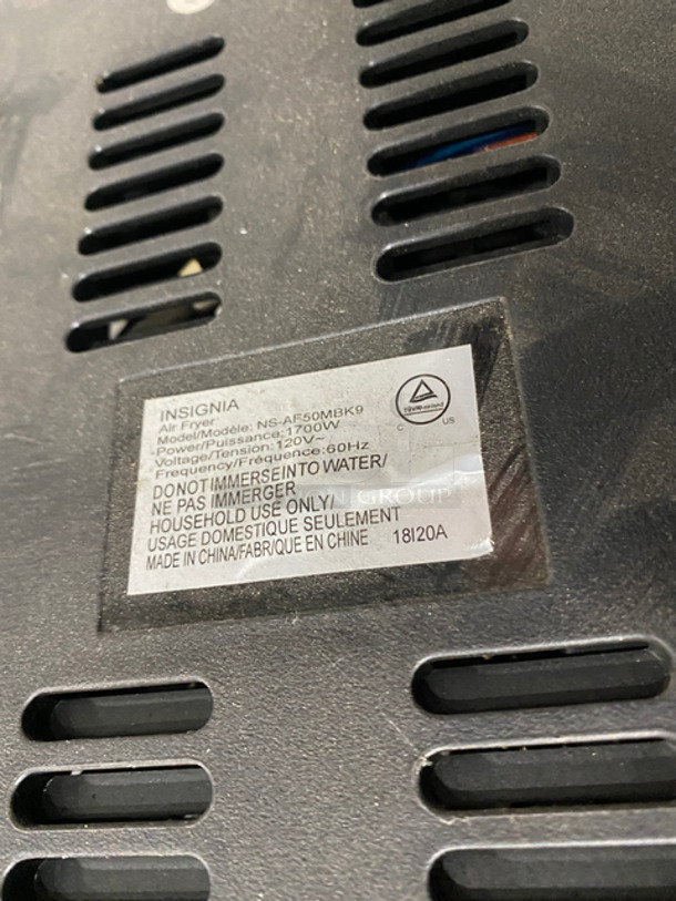 Insignia Countertop Air Fryer! Model: NSAF50MBK9 120V 60HZ - Image 7 of 8