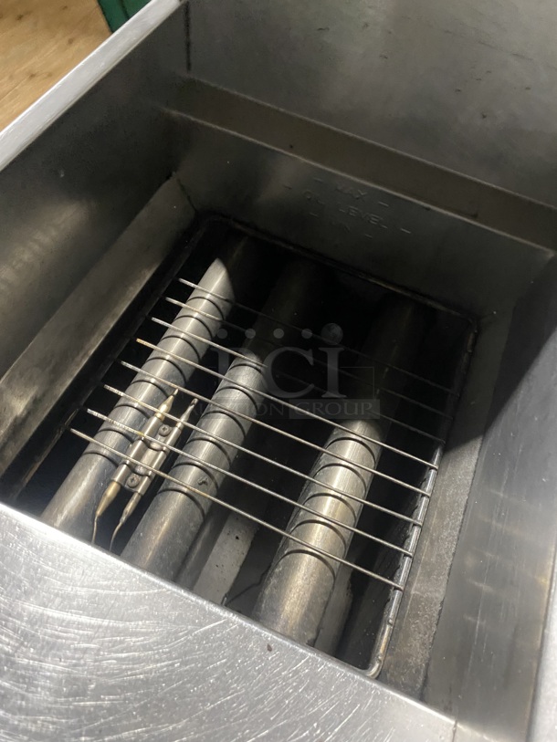 Pitco All Stainless Steel Natural Gas Powered Deep Fat Fryer! MOdel 35C Plus! With Baskets! On Legs!  - Image 6 of 9