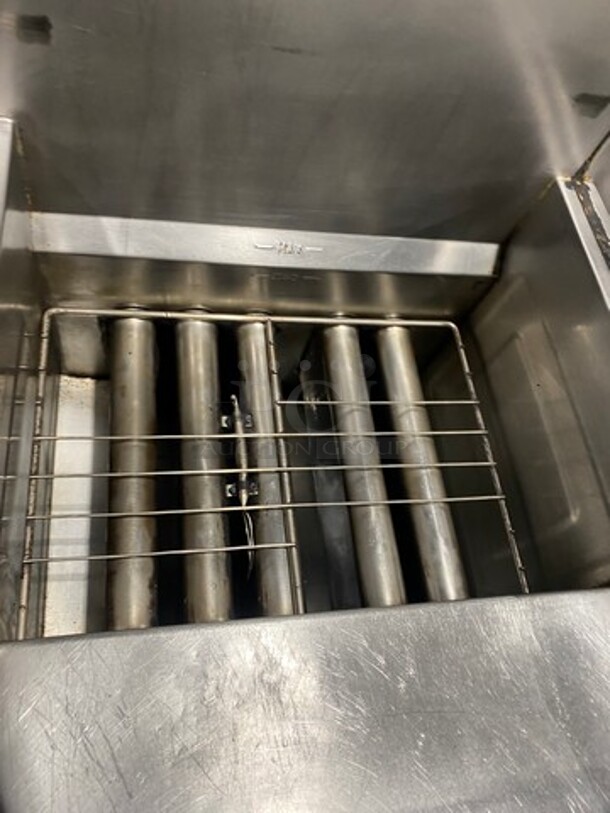 WOW! Vulcan Commercial Natural Gas Powered 3 Bay Deep Fat Fryer! All Stainless Steel! On Casters! Model: 3GR65F SN: 481533671 - Image 6 of 11