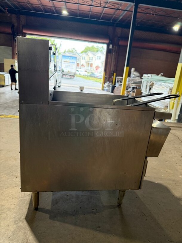 LATE MODEL Keating Commercial Countertop Electric Powered Deep Fat Fryer! With 2 Frying Baskets! With Backsplash! Model 10X11ICCM Serial 41328! 208/240V 3Phase! On Small Legs! Working When Removed! - Image 4 of 9