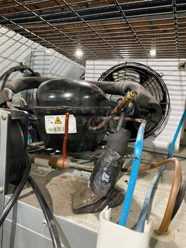 Fridge Air Commercial Single Door Reach In Refrigerator! All Stainless Steel! On Casters! Model: D28AF 115V 60HZ 1 Phase - Image 9 of 10