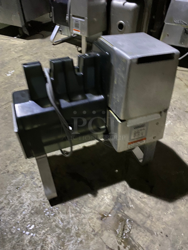 Hobart Commercial Countertop Meat Tenderizer Machine! Stainless Steel Body! Model: 403 SN: 311553641 115V 60HZ 1 Phase - Image 4 of 8