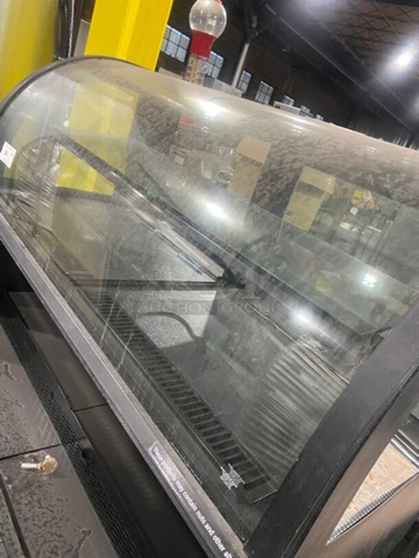 Structural Concepts Commercial Open Grab-N-Go Display Case Merchandiser! With Top Dry Display Case Merchandiser! With Rear Access Doors! NO COMPRESSOR! Model: SB57543631 SN: 597981EI133616 115V 60HZ 1 Phase - Image 9 of 10