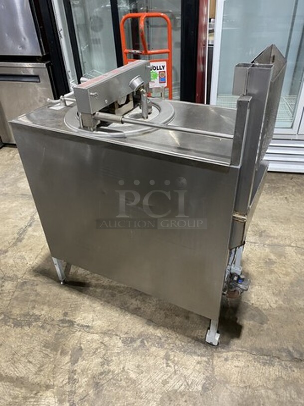 WOW! Broaster Natural Gas Powered Heavy Duty Commercial Pressure Fryer! Smart Touch Screen! MModel 1800GH Serial 86035! On Casters!  - Image 4 of 10