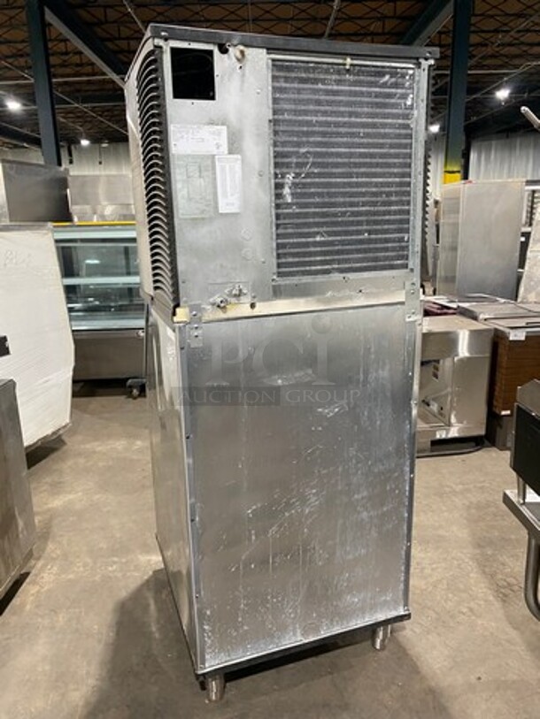 Manitowoc Commercial Ice Maker Machine! With Commercial Ice Bin! All Stainless Steel! On Legs! Model: SD0852A SN: 110603249 208/230V 60HZ 1 Phase - Image 4 of 8