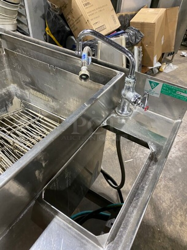 Falcon Fabricators Commercial Electric Powered Commercial Pasta Cooker/Rethermalizer! With Backsplash! All Stainless Steel! On Casters! Model: RTC16 - Image 6 of 9
