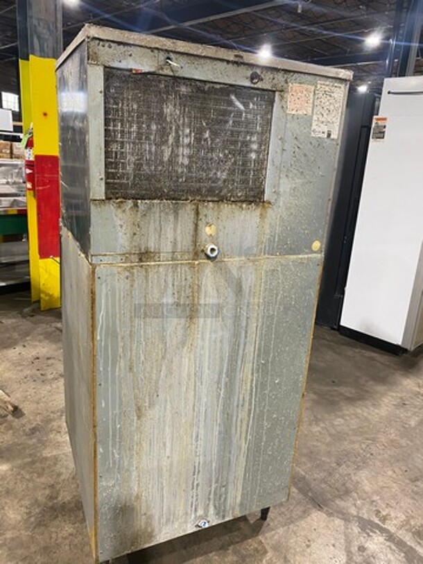 Hoshizaki Commercial Ice Maker Machine! With Commercial Ice Bin! All Stainless Steel! On Legs! 2x Your Bid Makes One Unit! Model: KML451MAH SN: T04527D 115/120V 60HZ 1 Phase - Image 3 of 8
