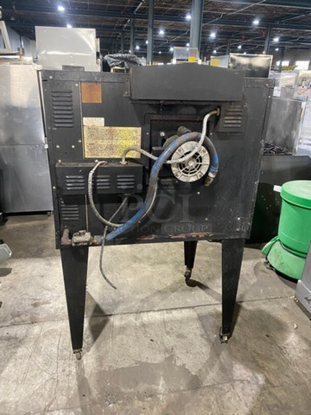 US Range Commercial Natural Gas Powered Single Deck Convection Oven! With View Through Doors! Metal Oven Racks! All Stainless Steel! On Casters! - Image 3 of 11