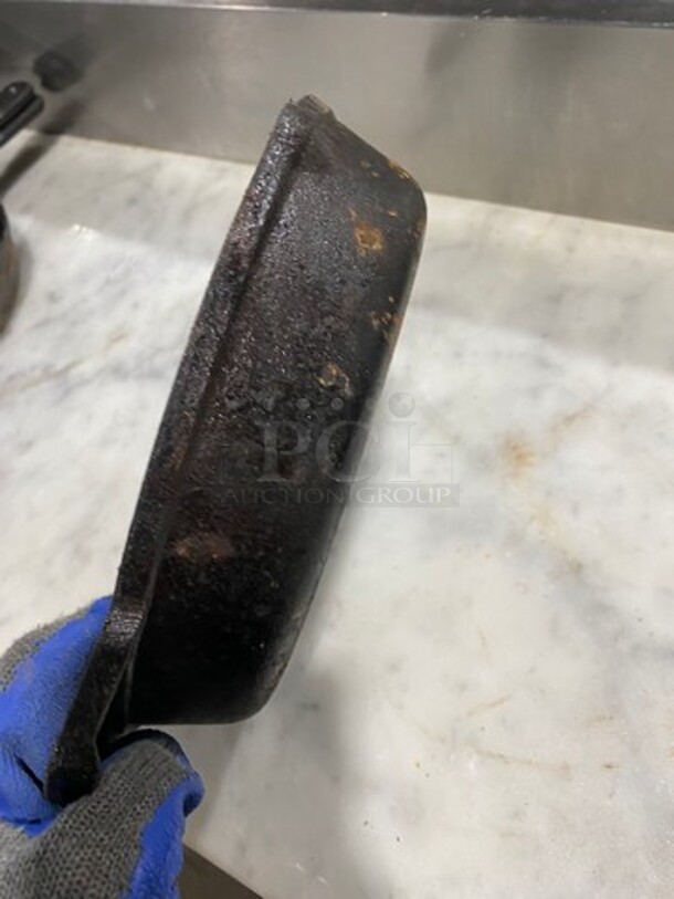 ALL ONE MONEY! Valor Round Cast Iron Skillet! - Image 4 of 7