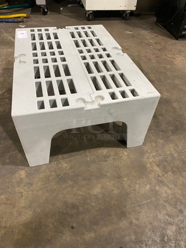 Cambro Grey Poly Dunnage Rack! - Image 2 of 5