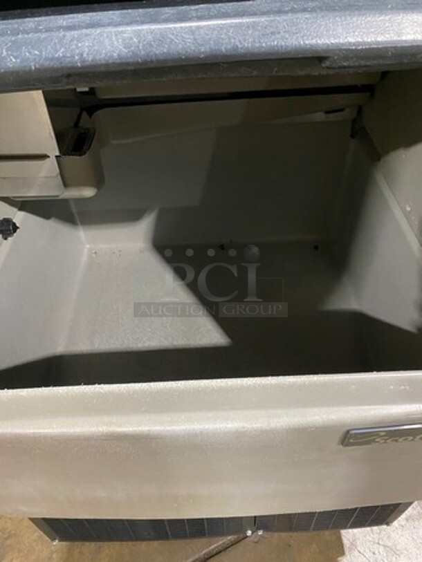 Scotsman Commercial Undercounter Ice Maker Machine! On Legs! Model: SCE170A1H SN: 07101320017405 115V 60HZ 1 Phase - Image 7 of 10