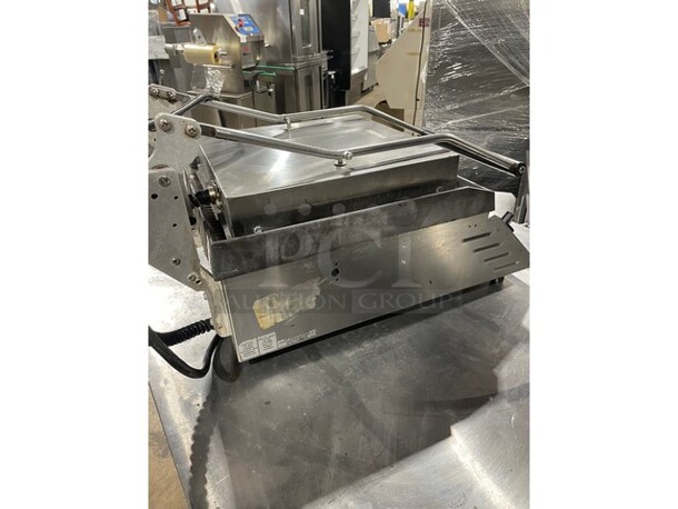 Nice! Star Pro Max Electric Powered Heavy Duty Panini Press Grill! With Grooved Lines! Model GG14 Serial GG140715A0033! 120V 1 Phase! - Image 4 of 8
