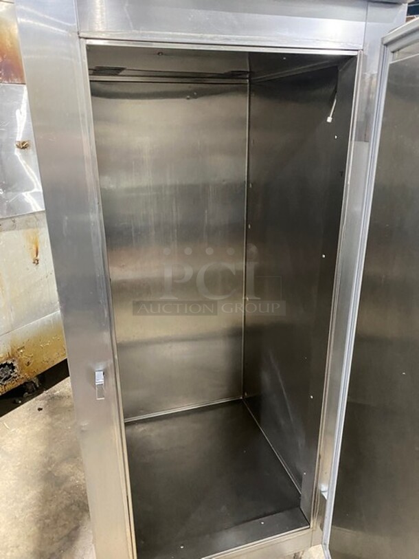 Victory Commercial Single Door Reach In Freezer! All Stainless Steel! Model: FS1DS7EW 115V 1 Phase! On Legs! 115V 1PH - Image 5 of 9