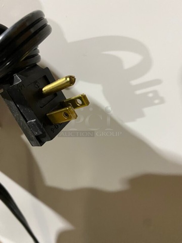 SCRATCH-N-DENT! Ojeda Commercial Reach Down Chest Freezer/ Cooler! With Hinged Top Lid! Model: NCFH34 SN: 000490230156Z 120V 60HZ 1 Phase - Image 10 of 12