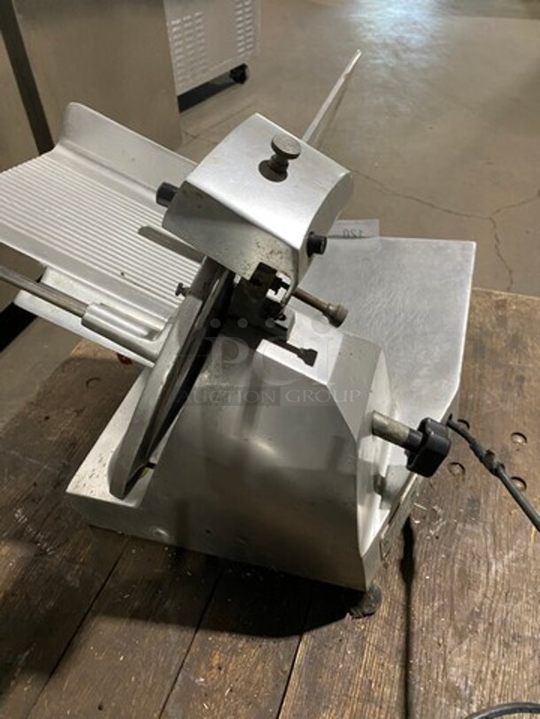 Globe Commercial Countertop Deli/ Meat Slicer! All Stainless Steel! Model: GC12D SN: 160352 115V 60HZ 1 Phase - Image 4 of 10