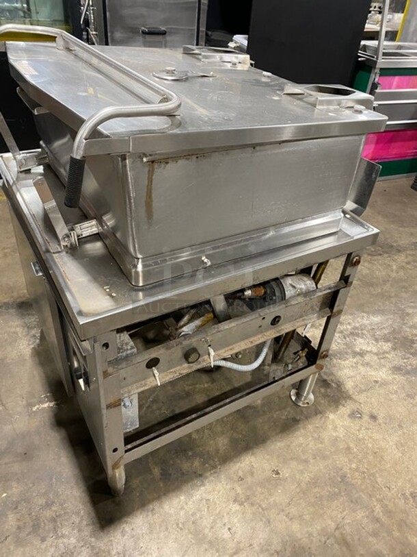Market Forge Commercial Natural Gas Powered Tilted Braising Pan/Ultra Skillet! All Stainless Steel! On Legs! Model: 15004GLX SN: 194884 - Image 2 of 10
