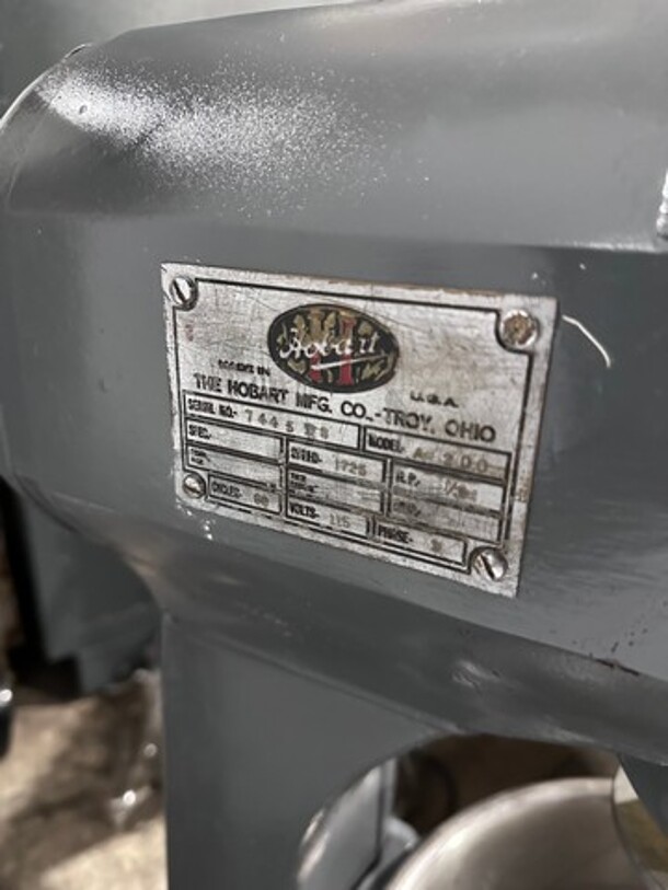 Hobart Commercial Heavy Duty 20Qt Planetary Mixer! With Spiral Attachment And Stainless Steel Mixing Bowl! Model: A200 SN: 744518 115V 60HZ 1 Phase - Image 5 of 7