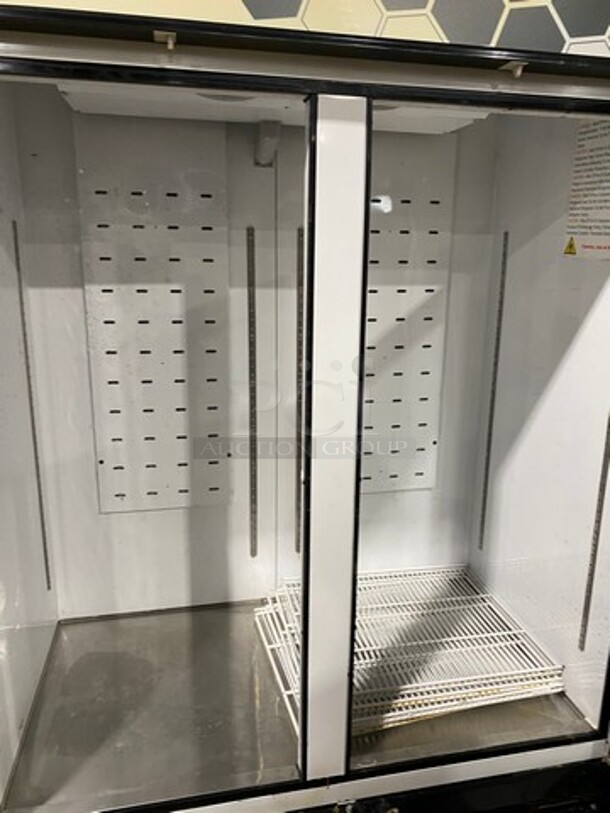 MIGALI 2 Section Glass Door Merchandiser Freezer W/ Poly Coated Racks! Model C-49FM-HC Serial C-49FM-HC00317061300920007 115V/60Hz/1 Phase   - Image 5 of 9