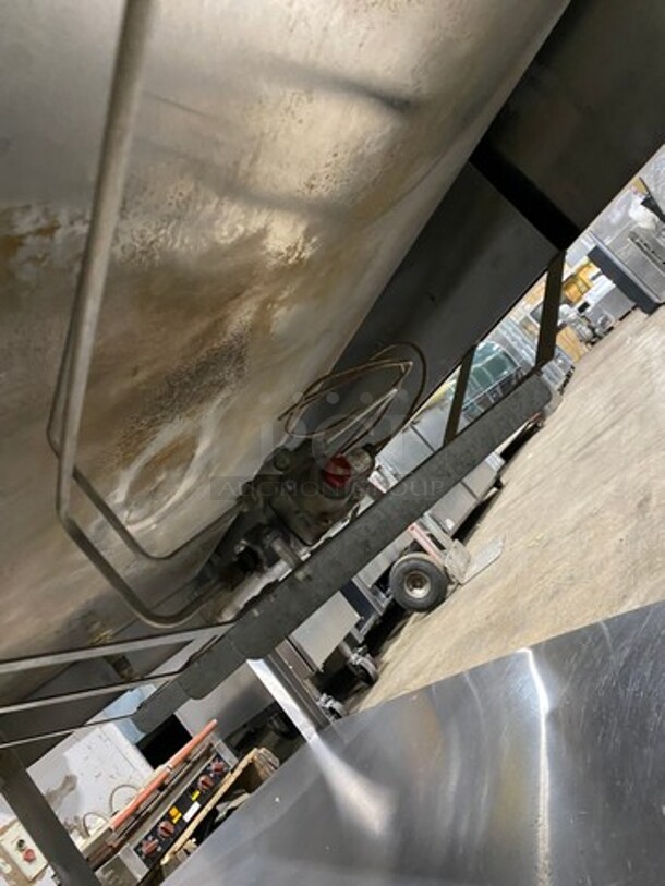Duke Commercial Natural Gas Powered 5 Well Steam Table! With Storage Space Underneath! All Stainless Steel! On Legs! Model: WB305 SN: 05031704 - Image 8 of 9
