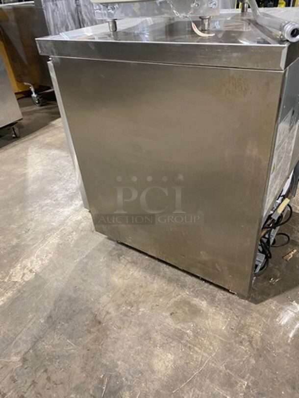 NEW! SCRATCH-N-DENT! Dukers Commercial Single Door Refrigerated Lowboy/ Worktop Freezer! With Poly Coated Rack! Solid Stainless Steel! Model: DUC29F 115V 60HZ 1 Phase - Image 4 of 7