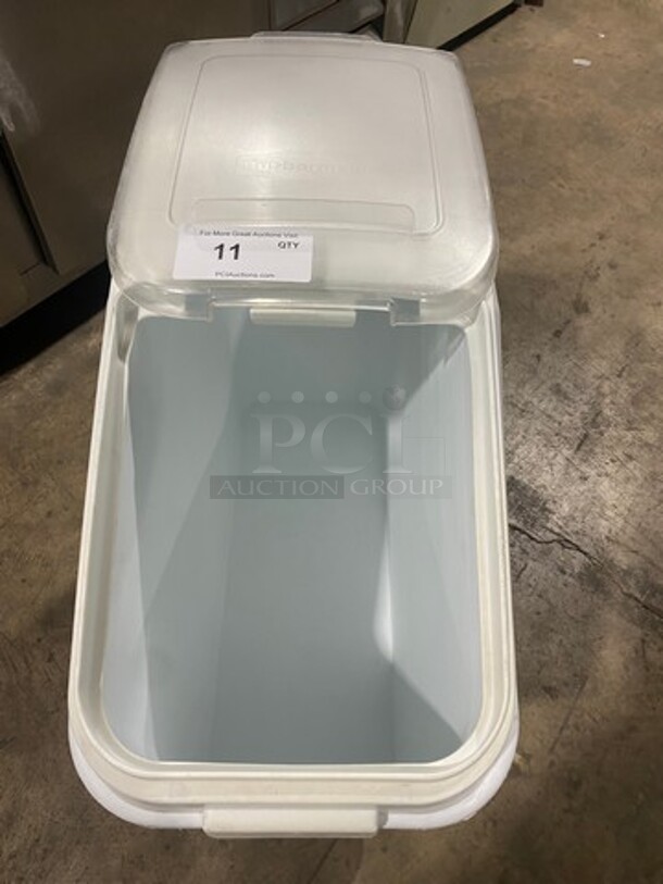 Rubbermaid White Poly Ingredient Bin! On Casters! - Image 5 of 5