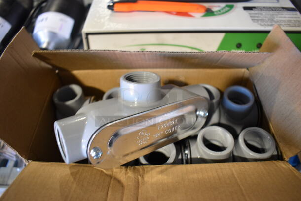 Box of 10 BRAND NEW! Steel Electric T2ACG Rigid IMC Conduit Bodies. 5.5x2x2.5  - Image 1 of 4