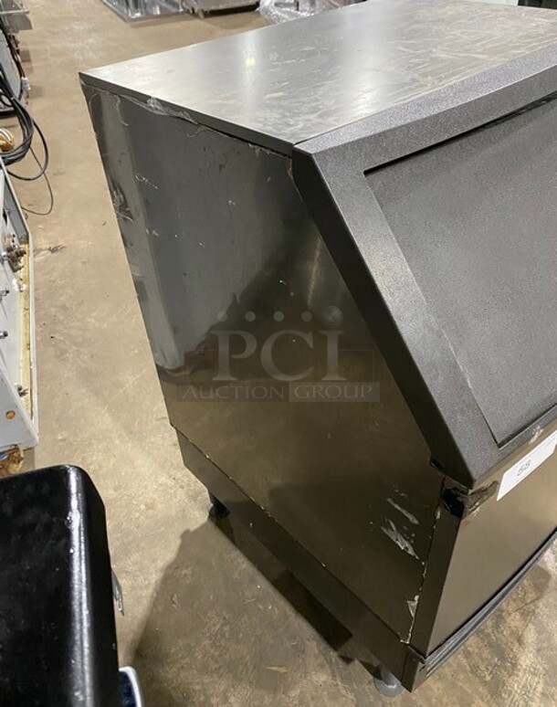 Manitowoc Commercial Stainless Steel Undercounter Ice Machine! MODEL UDF0140A-161B SN:310440129 115V 1PH  - Image 2 of 7