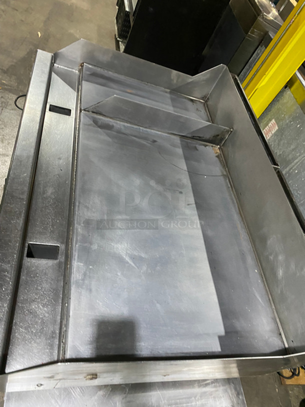 Woodstone Commercial Countertop Natural Gas Powered Flat Griddle! With Split Top! With Back & Side Splashes! All Stainless Steel! - Image 5 of 11