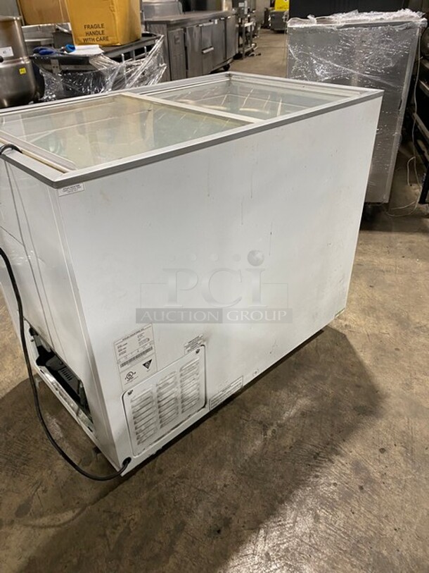 Stajac Industries Commercial Reach Down Chest Freezer Display Merchandiser! Model: EURO10WR SN: 080511962 115V 60HZ 1 Phase - Image 4 of 8