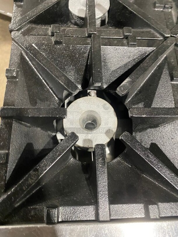 GREAT! Southbend Commercial Natural Gas Powered 6 Burner Stove! With full Sized Oven Underneath! With Backsplash & Overhead Salamander Shelf! All Stainless Steel! With Metal Oven Racks! On Legs! Model: 4361D SN: 11A17770! - Image 6 of 10