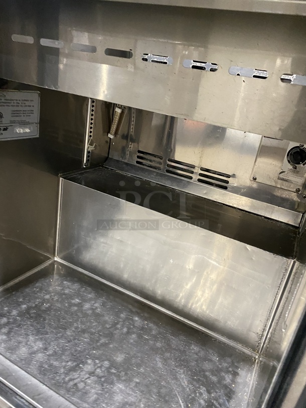 TURBOAIR Stainless Steel Commercial Sandwich Salad/Prep Table! On Casters! Model MST-28 115V/60Hz - Image 6 of 9