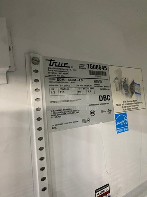 True Commercial 2 Door Reach In Cooler Merchandiser! With View Through Doors! With Poly Coated Racks! Model: GDM45EMLD SN: 7508645 115V 60HZ 1 Phase - Image 8 of 9