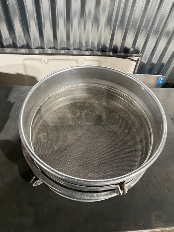 Stainless Steel Flour Sifter! - Image 3 of 5