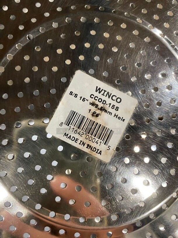 Winco Stainless Steel Colander! MODEL  CCOD-15S! - Image 4 of 4