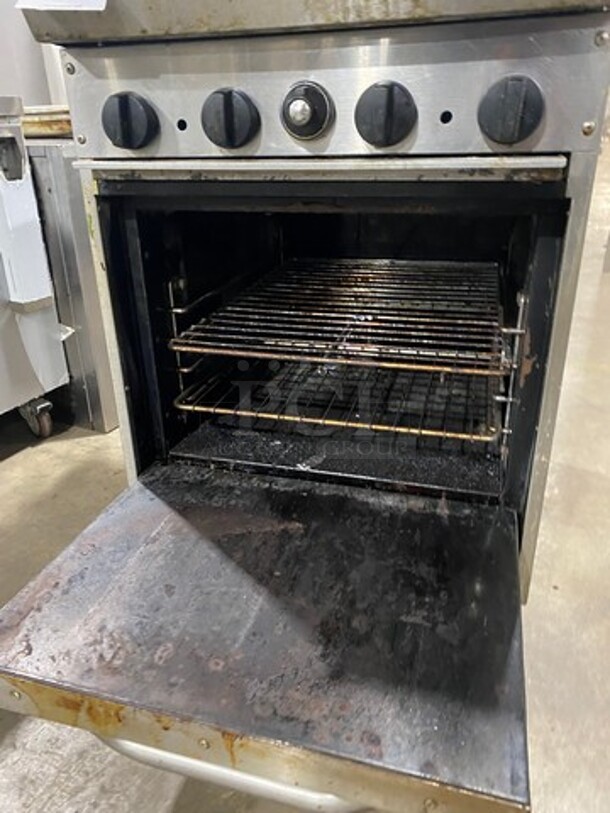 LATE MODEL! Tristar Commercial Natural Gas Powered 4 Burner Stove! With Raised Back Splash And Bakers Pride Salamander! With Full Size Oven Underneath! All Stainless Steel! On Casters! WORKING WHEN REMOVED! Model: TSR4 SN: 990441107015 - Image 8 of 11
