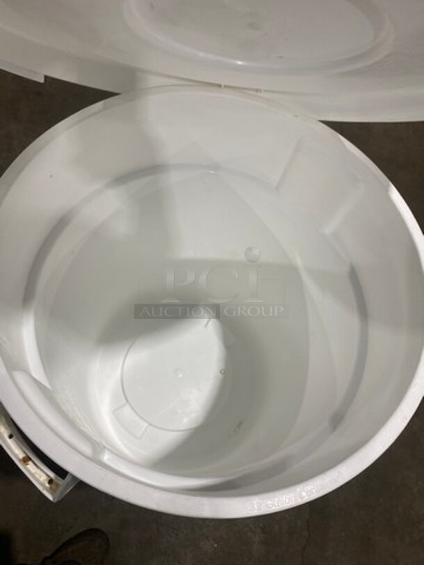 Bakers Mark White Poly Bulk Ingredient Bin! With Lid! On Dolly! - Image 3 of 5