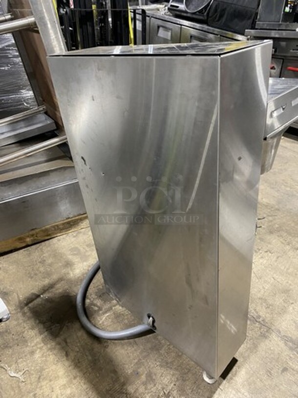 Nice! Fetco Dual Section Coffee Brewing Machine! Model CBS52H Serial 140428040046A! 120/208/240V 3 Phase!  - Image 4 of 9