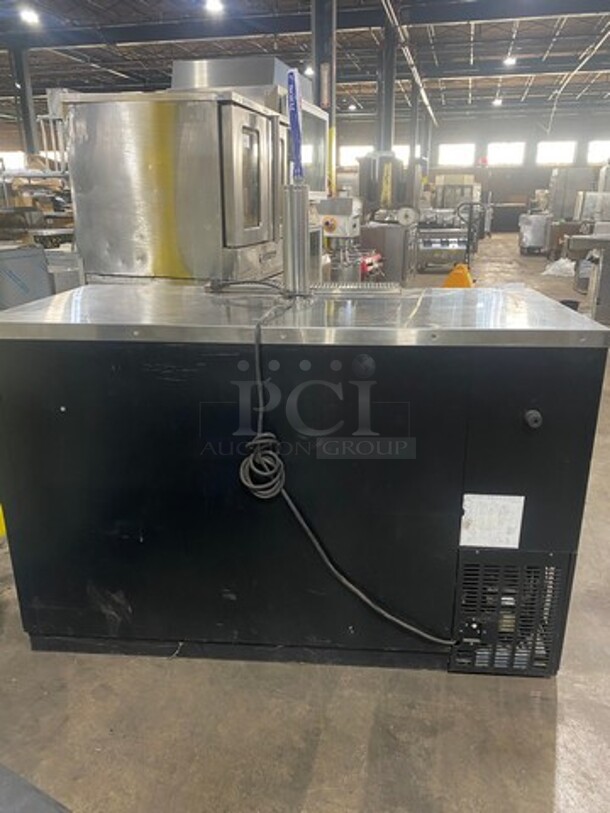 Everest Commercial Refrigerated Single Tap Kegerator! With Beer Tower! With 2 Door Underneath Storage Space! Model: EBB59 SN: BBB5914020021 115V 1 Phase - Image 3 of 10