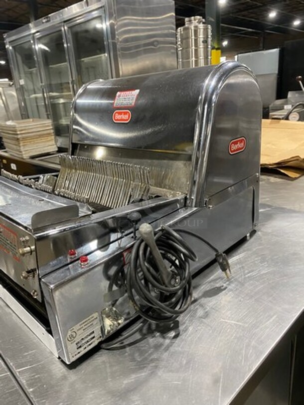 Berkel Commercial Countertop Bread Loaf Slicer! Model: MB3/8 SN: 9213110600319 115V 60HZ 1 Phase - Image 3 of 8