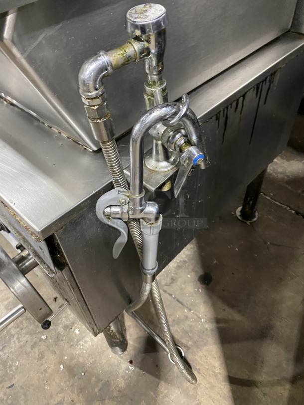 WOW! CLEVELAND 40 Gallon Natural Gas Powered/ Tilt Skillet/ Braising Pan! With Automatic Hydraulic Lift! Model SGL40TR! On Legs! Working When Removed!  - Image 8 of 10