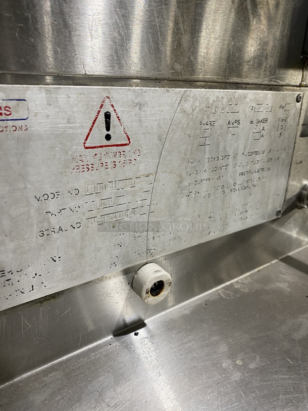 WOW! BROASTER Natural Gas Powered Heavy Duty Commercial Pressure Fryer! Smart Touch Screen! With Oil Filter! Model 1800GH  - Image 5 of 11