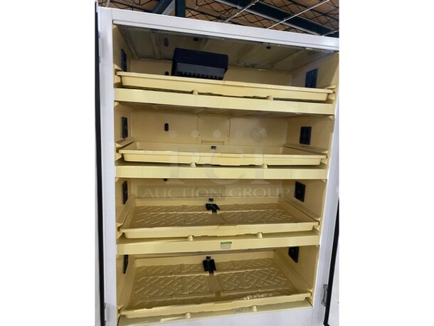 Amazing! COMMERCIAL URBAN CULTIVATOR Model Commercial 001! Serial VLL-1704-103P3 120 Vac/60Hz! - Image 4 of 9